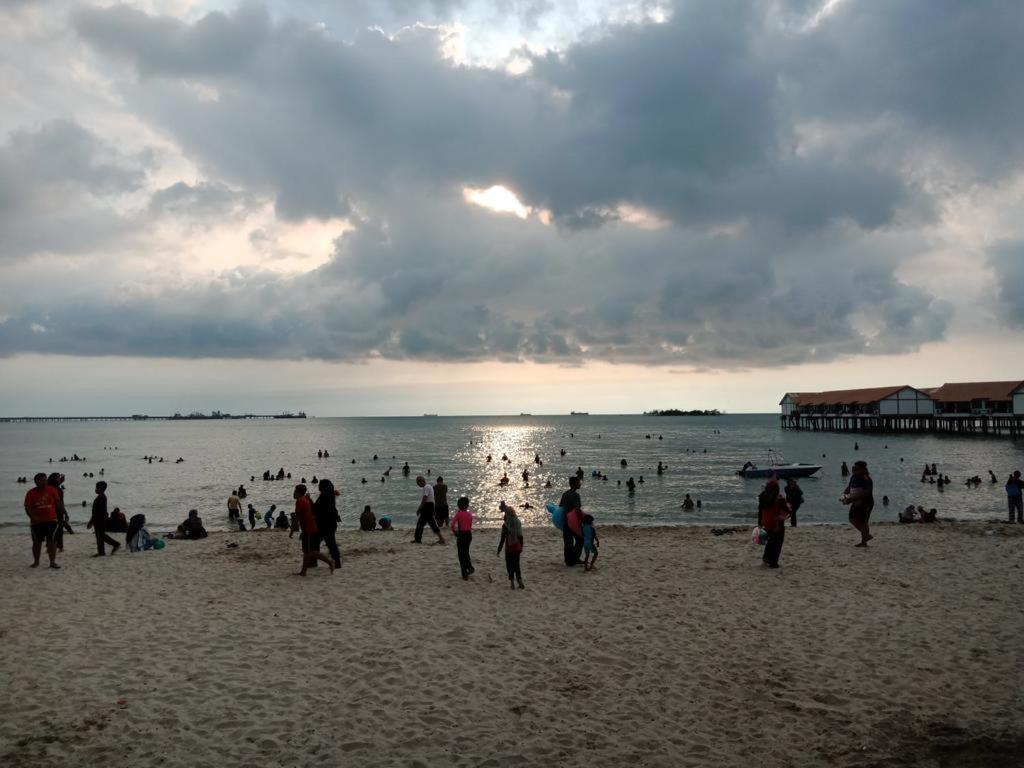 Block B And A Glory Beach Resort Port Dickson Buitenkant foto